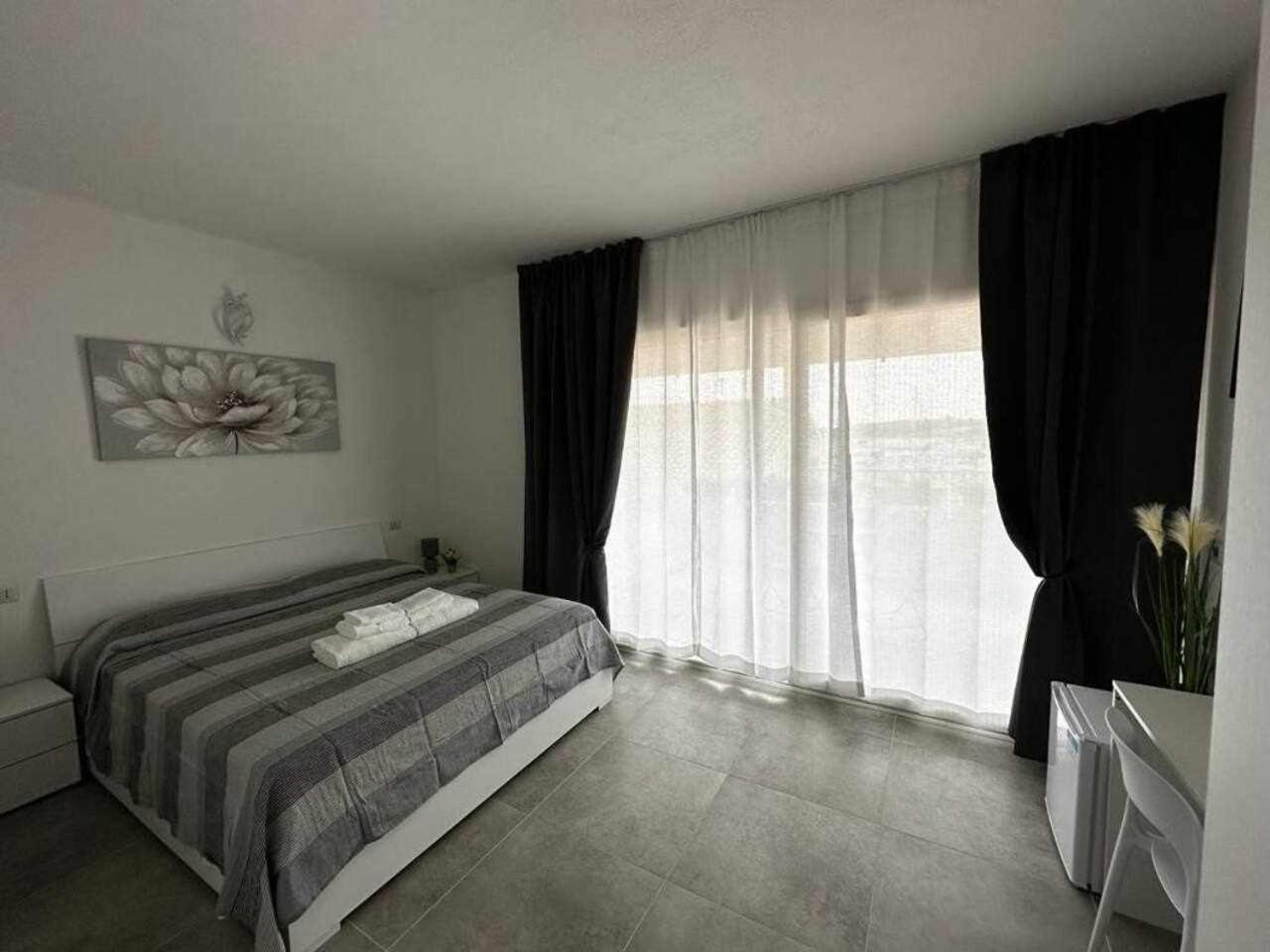 La Residenza Del Re Bed & Breakfast Palau Exterior photo